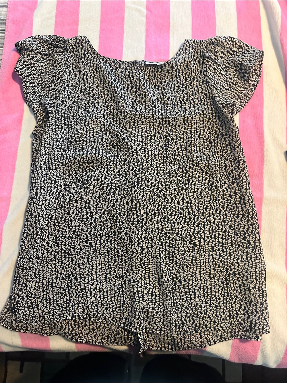 LOFT Black & White Printed Short Sleeve Blouse